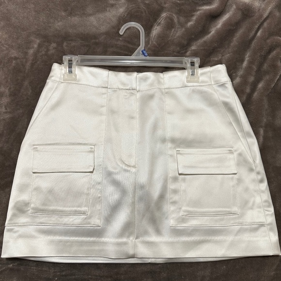 Babaton Dresses & Skirts - Babaton Calico Cargo Skirt